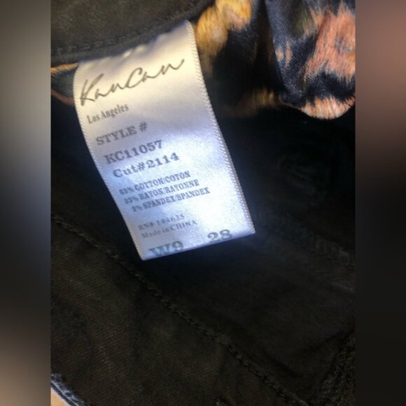 KANCAN LOS ANGELES DISTRESSED SHORTS IN SIZE 9 - Picture 6 of 7